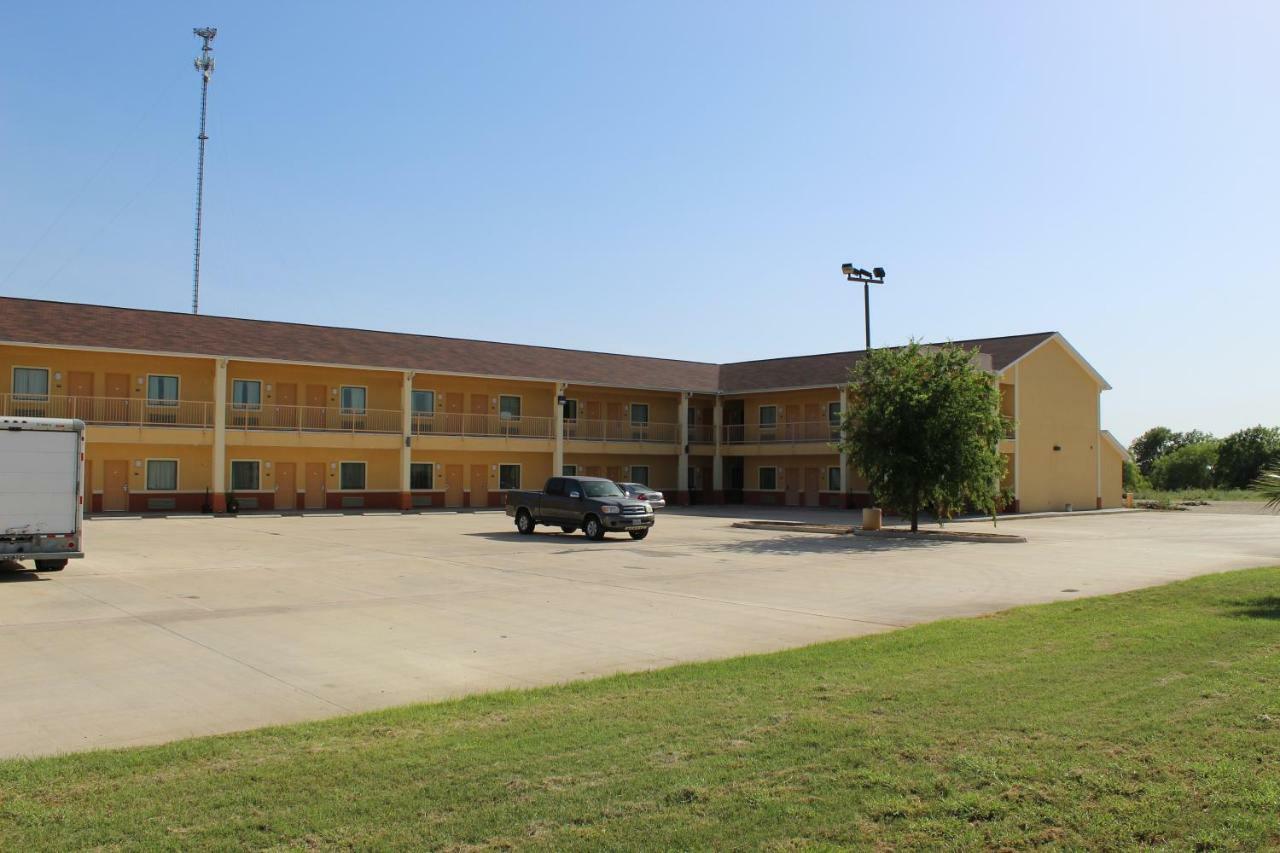 Horizon Inn & Suites Pearsall Exteriér fotografie